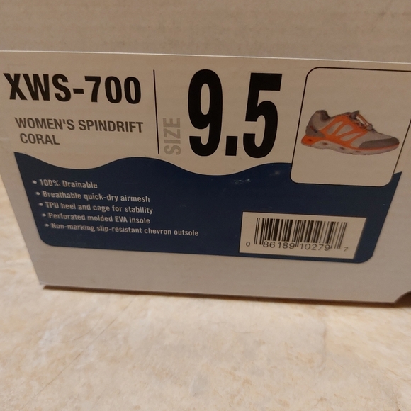 XTRATUF women spindrift sneakers  bnwt size 9.5 - Picture 3 of 6